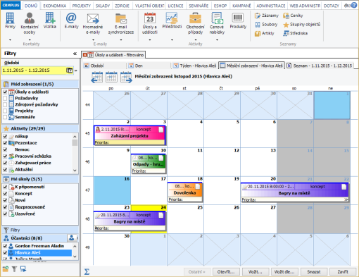 Plánovací kalendář v měsíčním zobrazení